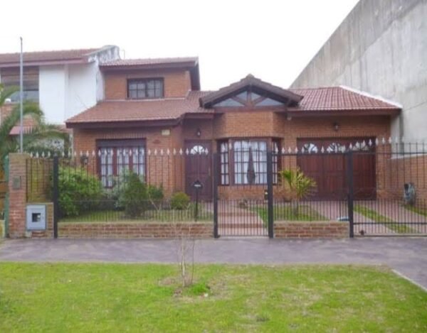 Casa en Santa Teresita 5 ambientes