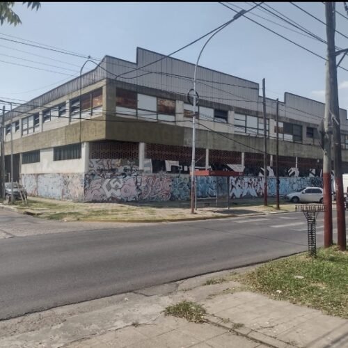 Vendo Propiedad funcionando como Cochera