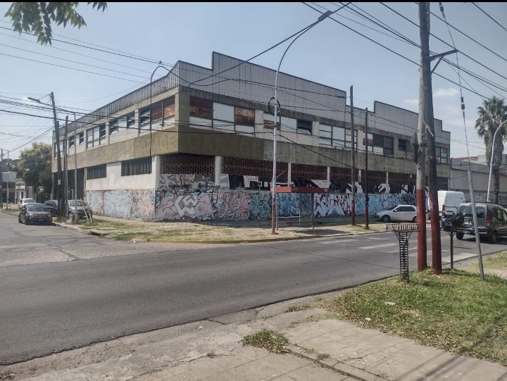 Vendo Propiedad funcionando como Cochera