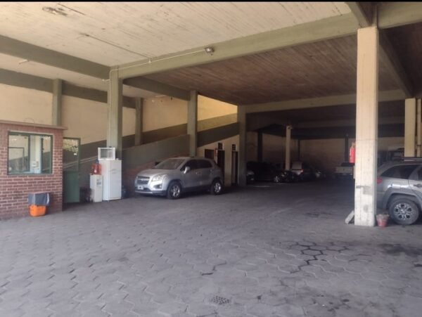 Vendo Propiedad funcionando como Cochera